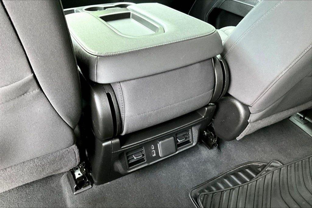 Chevrolet Silverado 1500 4WD Crew Cab 147" LT w/1LT 2026
