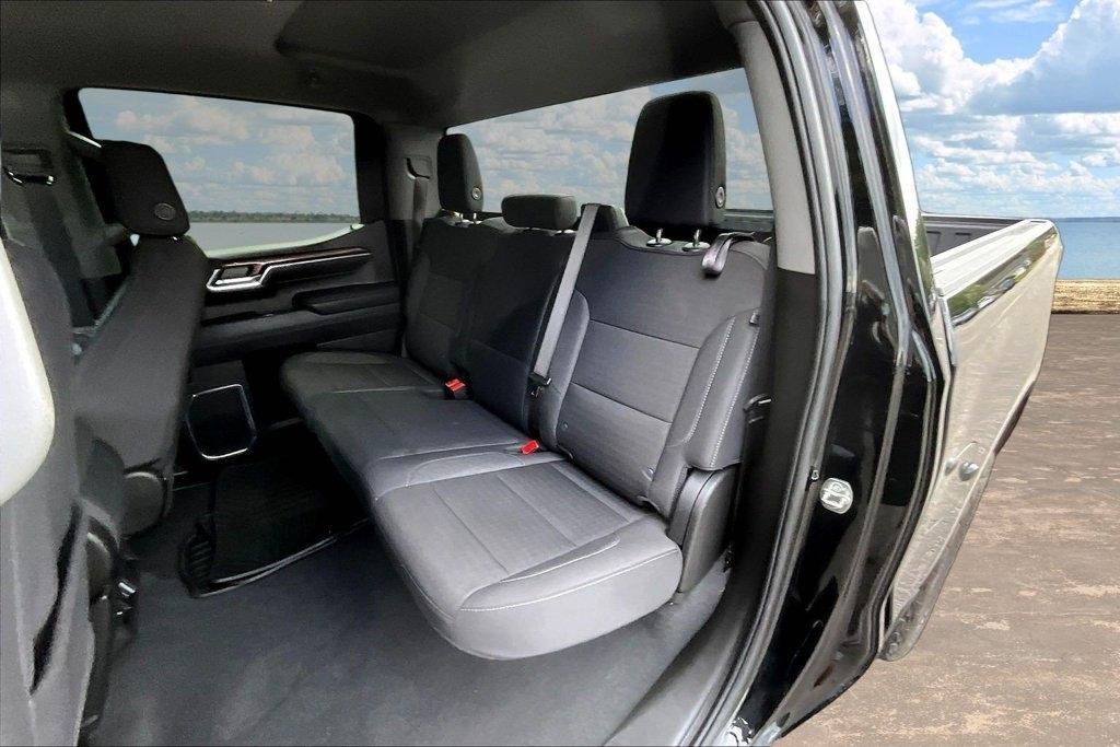 Chevrolet Silverado 1500 4WD Crew Cab 147" LT w/1LT 2026
