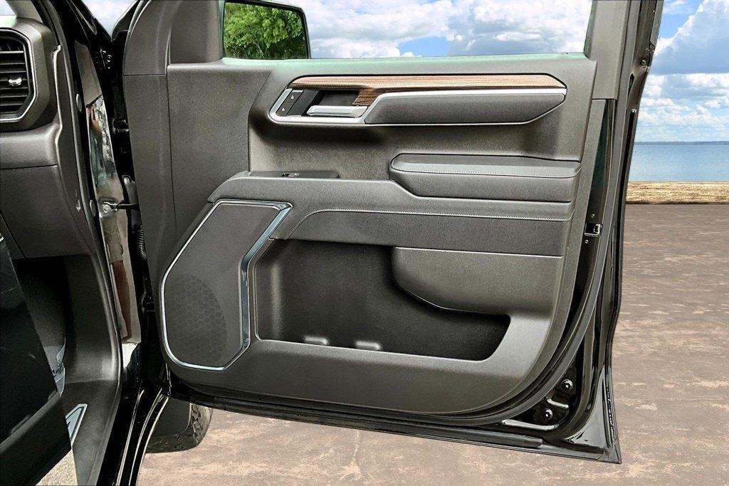 Chevrolet Silverado 1500 4WD Crew Cab 147" LT w/1LT 2026