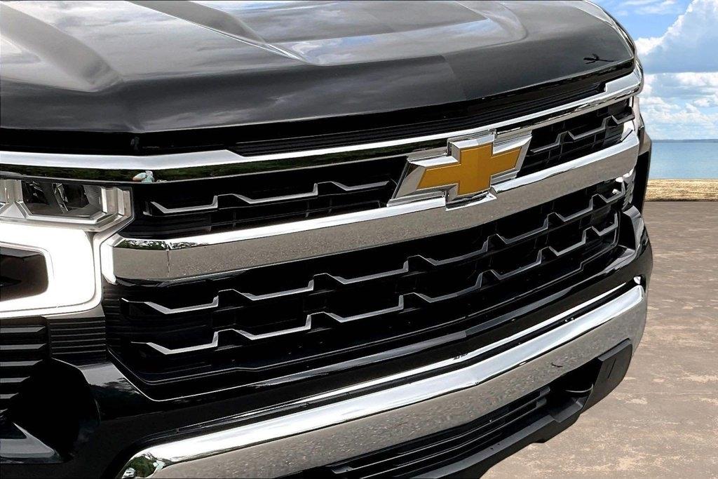 Chevrolet Silverado 1500 4WD Crew Cab 147" LT w/1LT 2026
