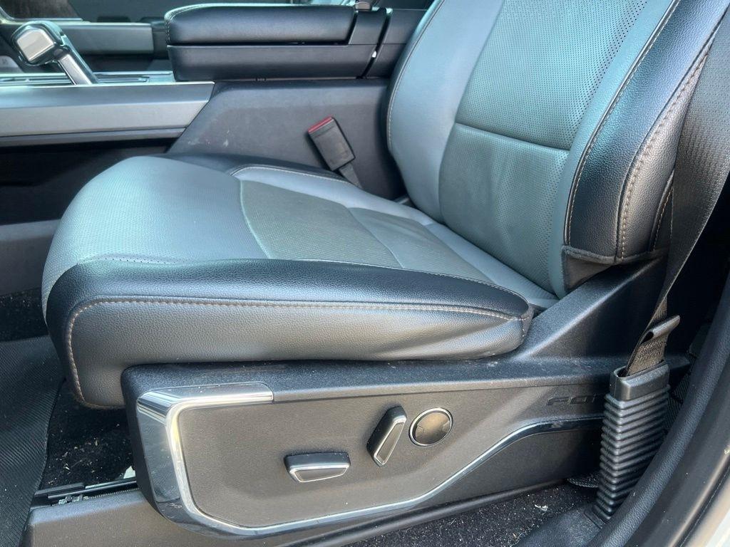 Ford F-150 Lightning LARIAT 4WD SuperCrew 5.5' Box 2023