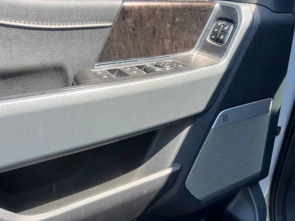 Ford F-150 Lightning LARIAT 4WD SuperCrew 5.5' Box 2023