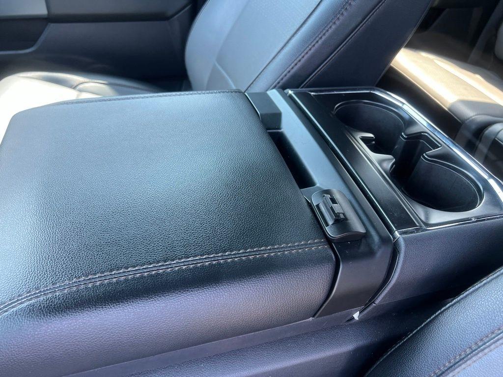 Ford F-150 Lightning LARIAT 4WD SuperCrew 5.5' Box 2023