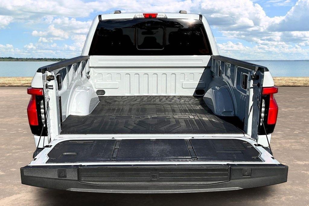 Ford F-150 Lightning LARIAT 4WD SuperCrew 5.5' Box 2023