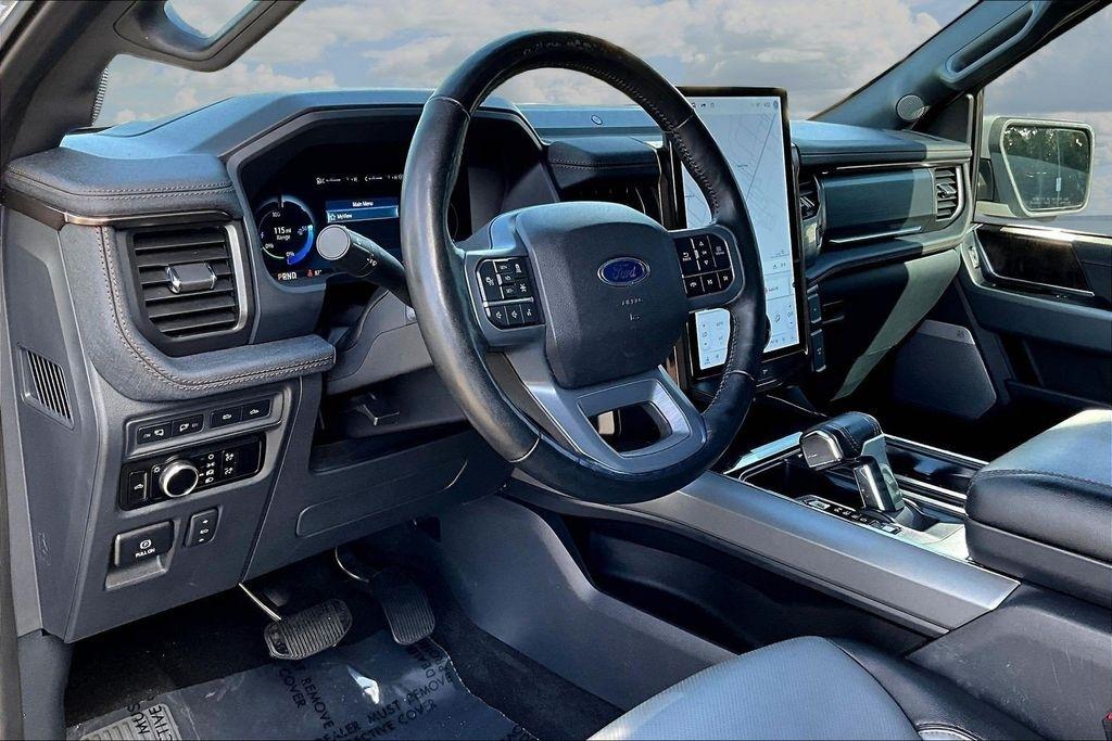 Ford F-150 Lightning LARIAT 4WD SuperCrew 5.5' Box 2023