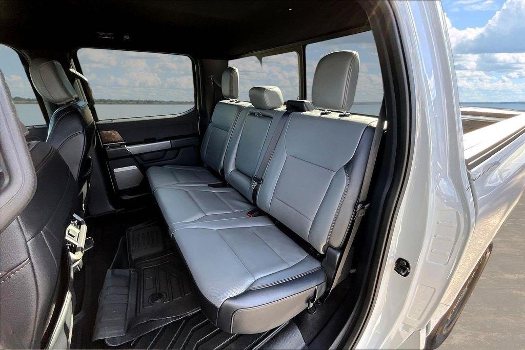 Ford F-150 Lightning LARIAT 4WD SuperCrew 5.5' Box 2023