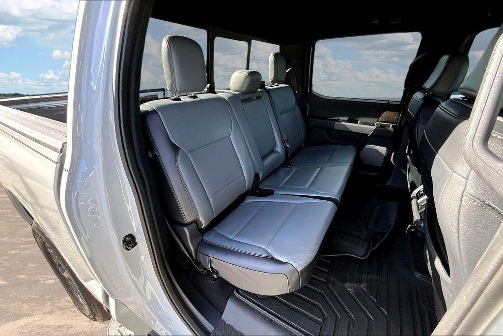 Ford F-150 Lightning LARIAT 4WD SuperCrew 5.5' Box 2023