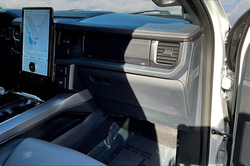 Ford F-150 Lightning LARIAT 4WD SuperCrew 5.5' Box 2023