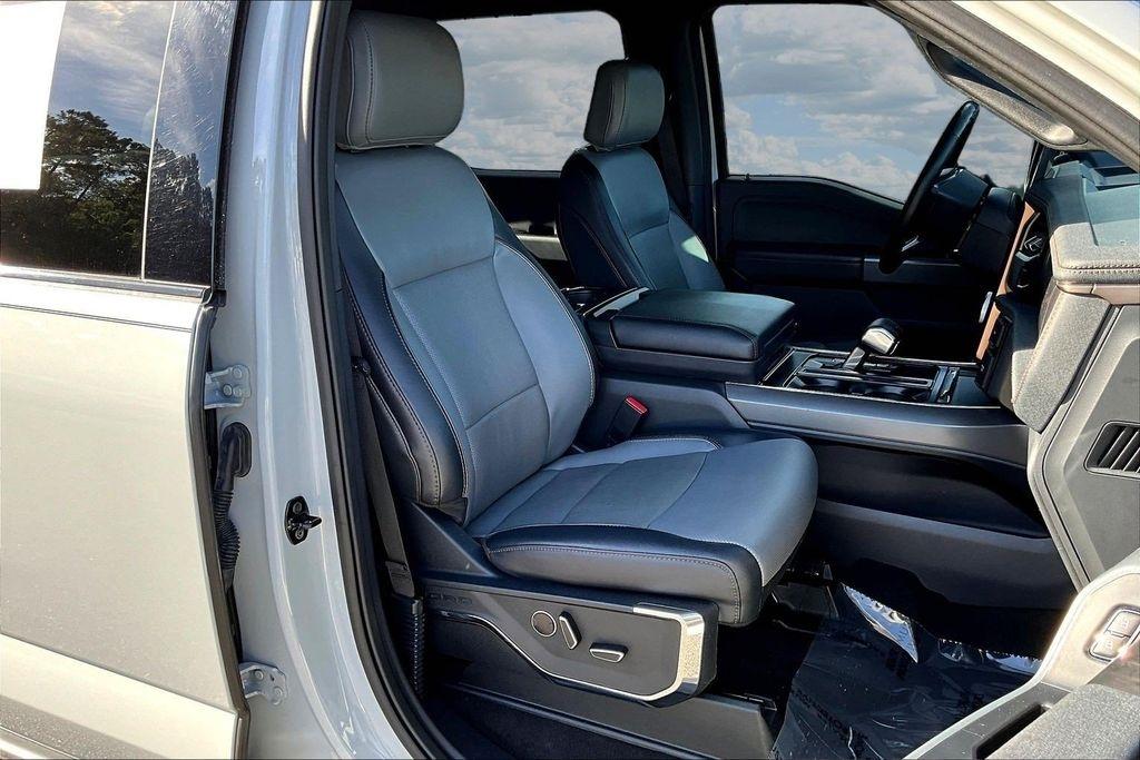 Ford F-150 Lightning LARIAT 4WD SuperCrew 5.5' Box 2023