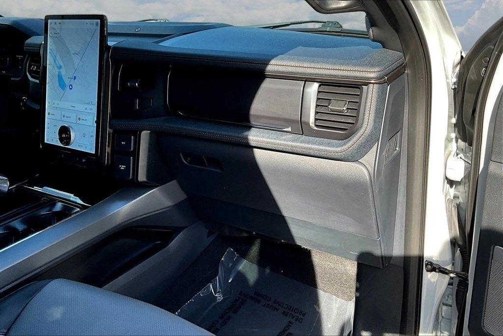 Ford F-150 Lightning LARIAT 4WD SuperCrew 5.5' Box 2023