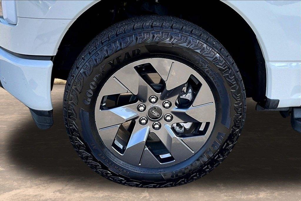 Ford F-150 Lightning LARIAT 4WD SuperCrew 5.5' Box 2023