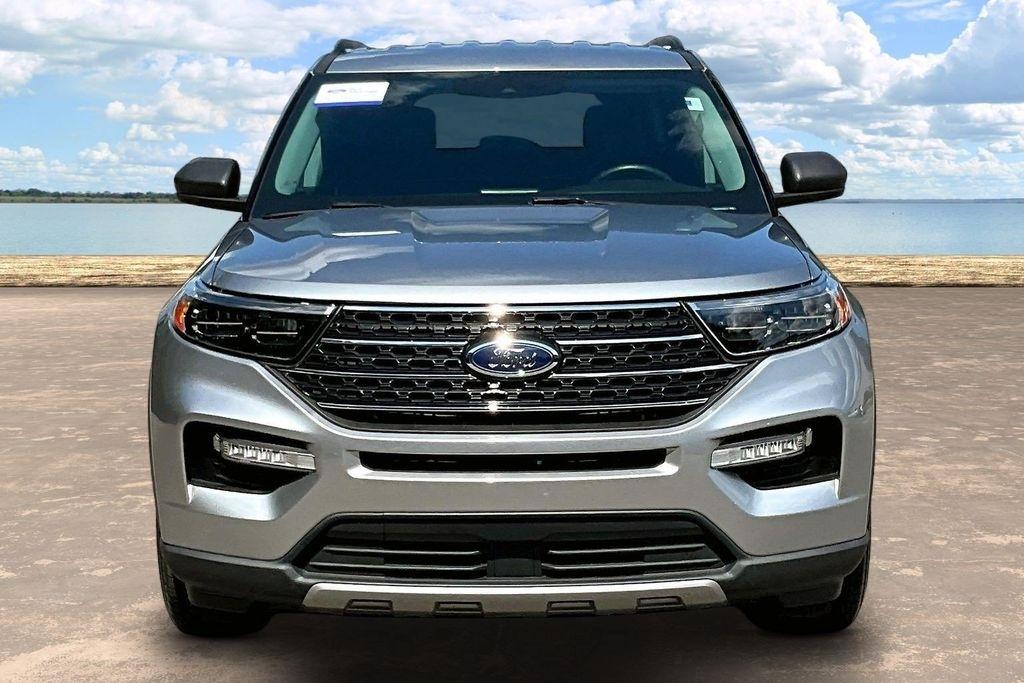 Ford Explorer XLT RWD 2024