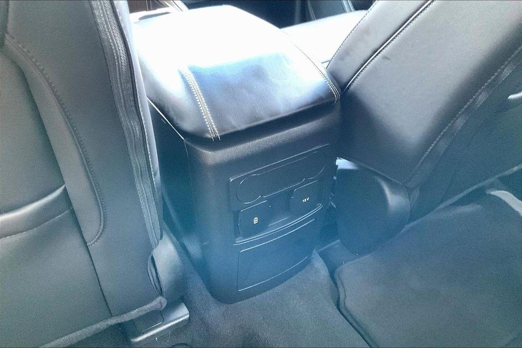 Ford Explorer XLT RWD 2024