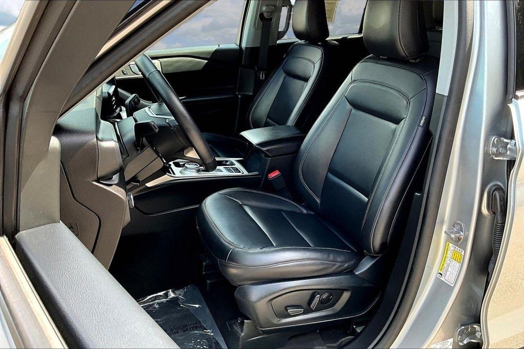 Ford Explorer XLT RWD 2024