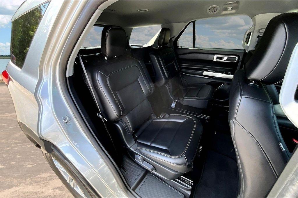 Ford Explorer XLT RWD 2024