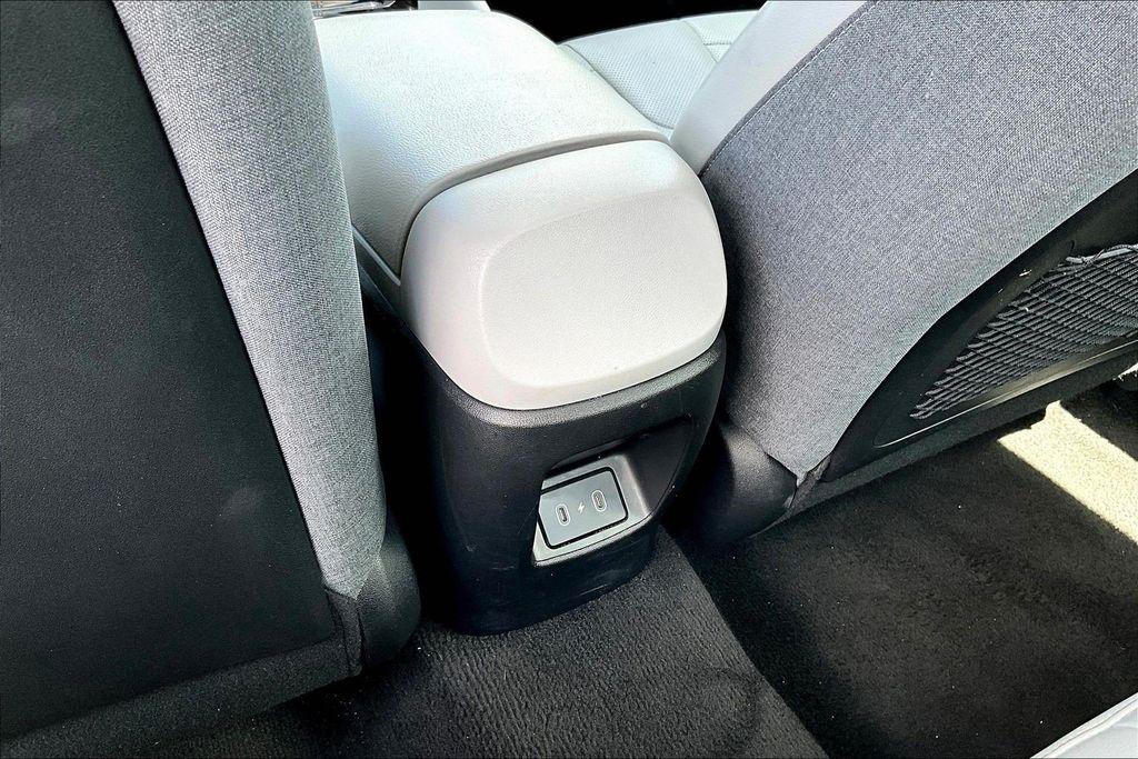 Hyundai Elantra Limited IVT 2025