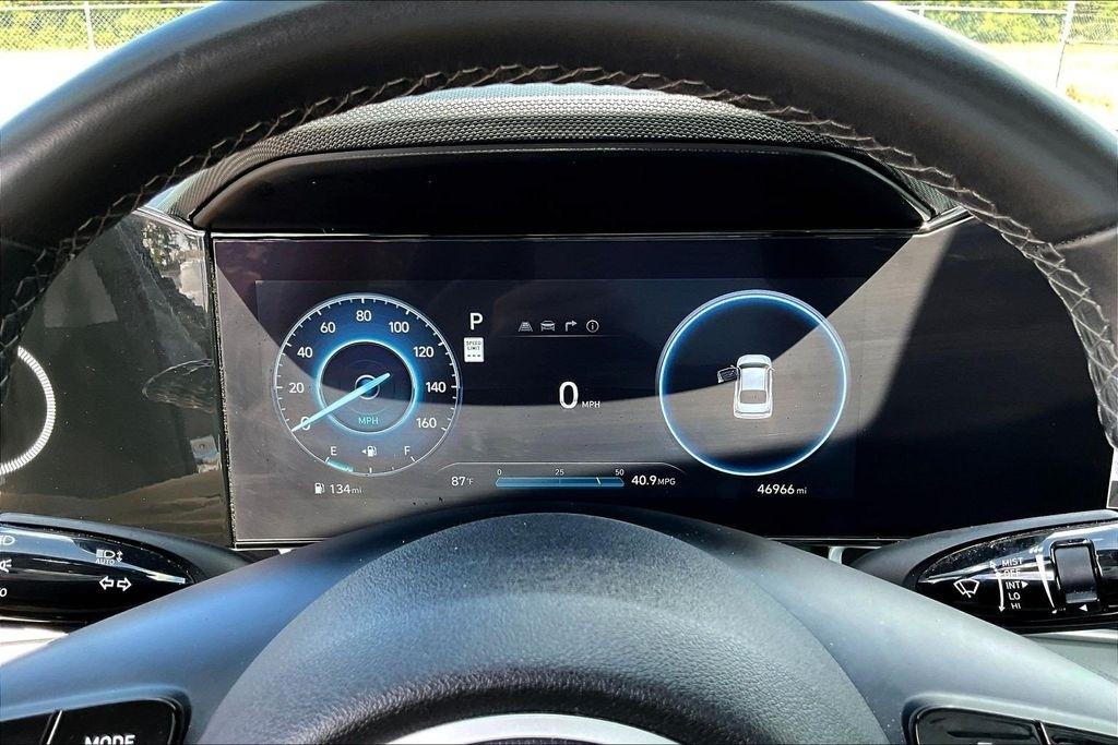Hyundai Elantra Limited IVT 2025