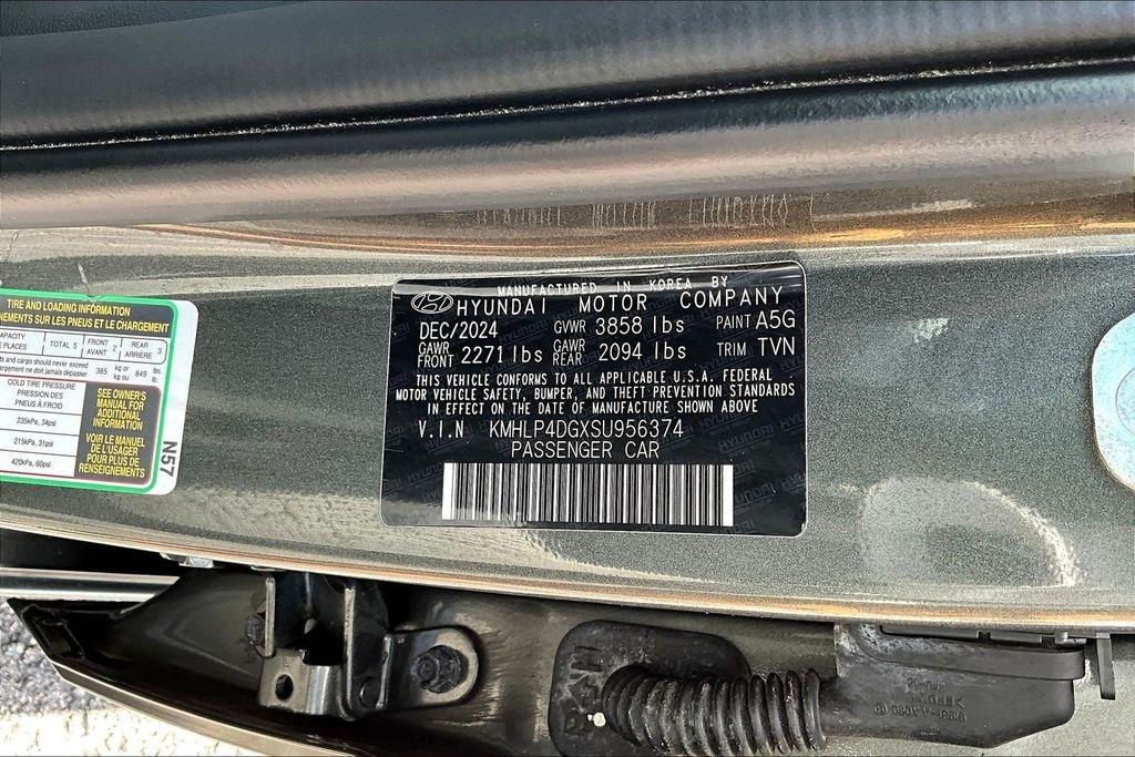 Hyundai Elantra Limited IVT 2025