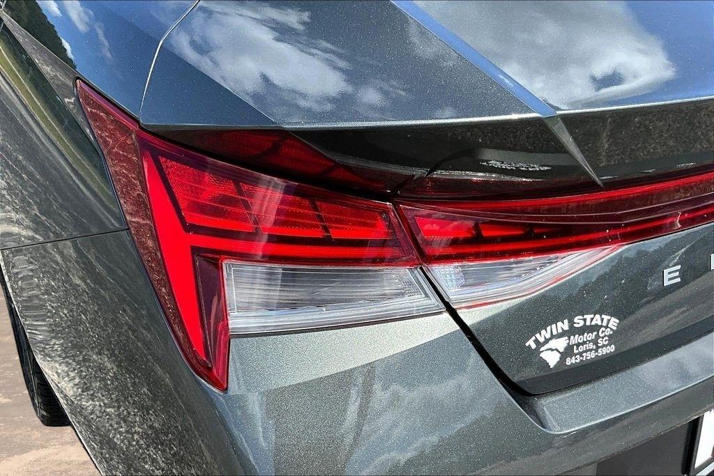 Hyundai Elantra Limited IVT 2025
