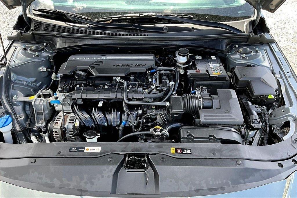Hyundai Elantra Limited IVT 2025