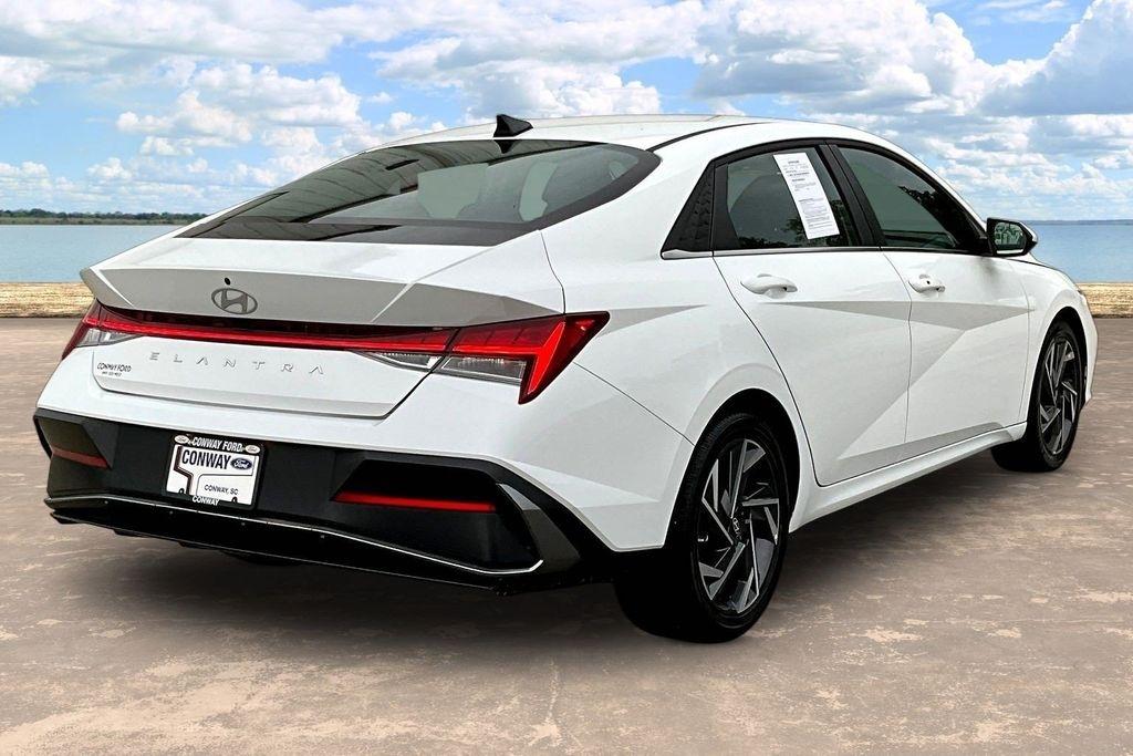 Hyundai Elantra SEL Convenience IVT 2025