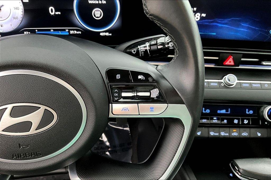 Hyundai Elantra SEL Convenience IVT 2025