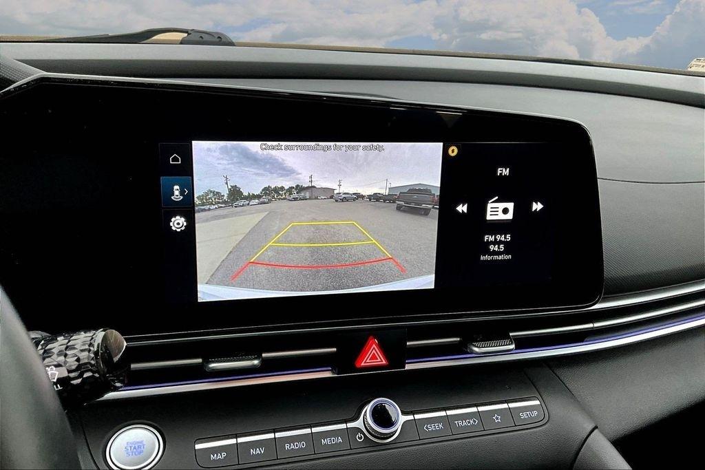 Hyundai Elantra SEL Convenience IVT 2025