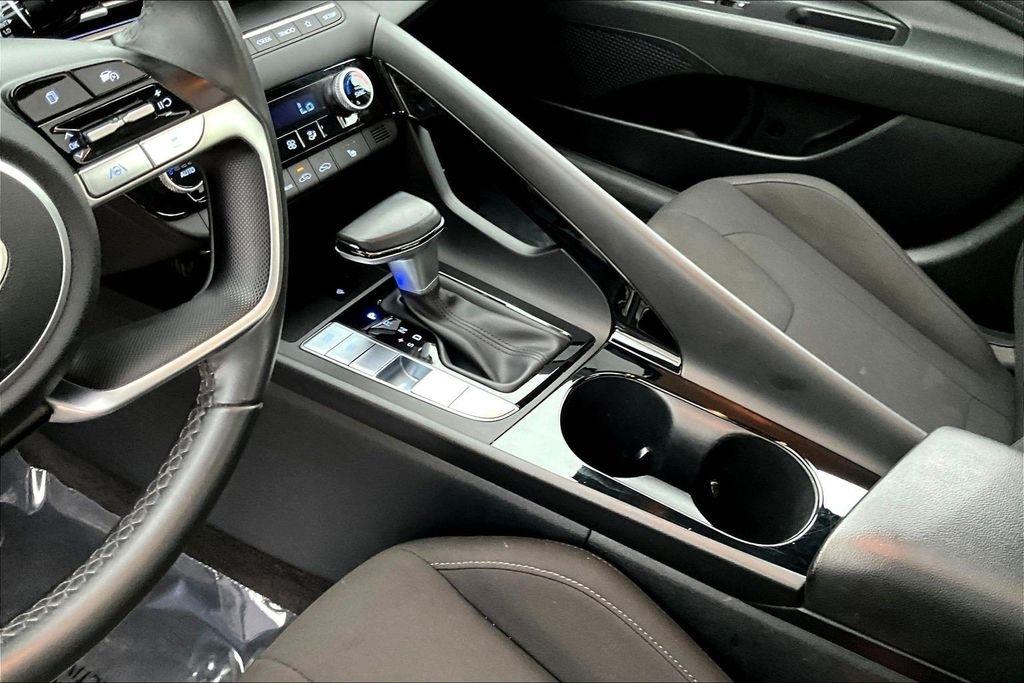 Hyundai Elantra SEL Convenience IVT 2025