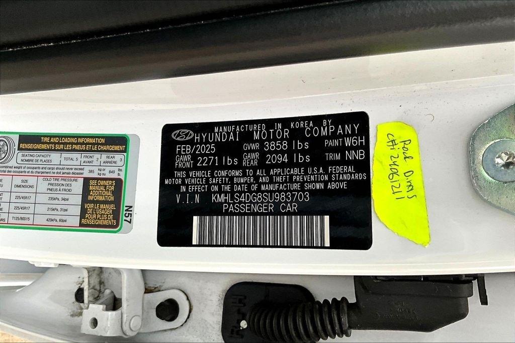 Hyundai Elantra SEL Convenience IVT 2025