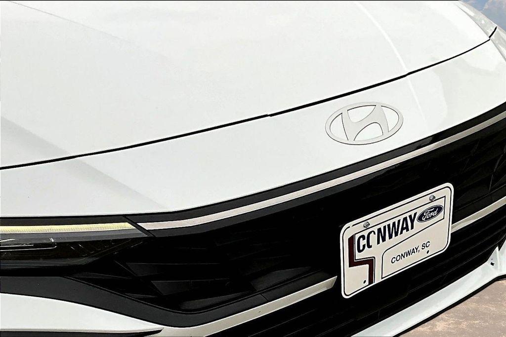 Hyundai Elantra SEL Convenience IVT 2025