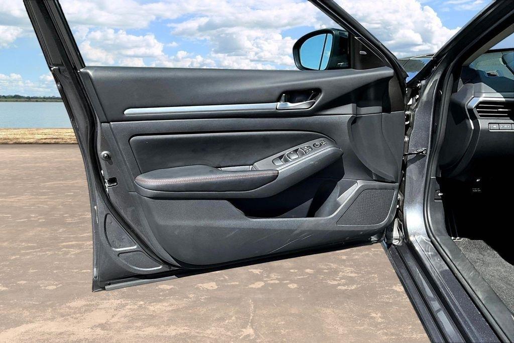 Nissan Altima SR FWD 2026
