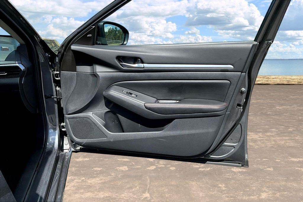 Nissan Altima SR FWD 2026