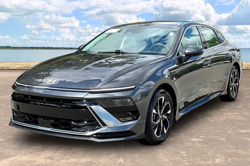 Hyundai Sonata SEL FWD 2025
