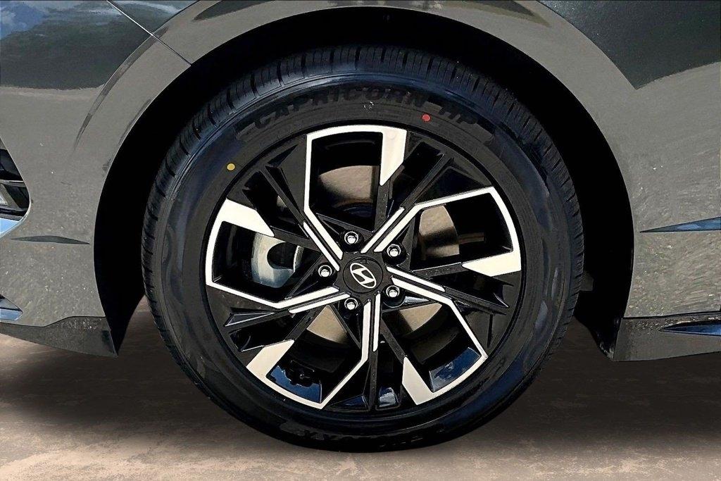 Hyundai Sonata SEL FWD 2025