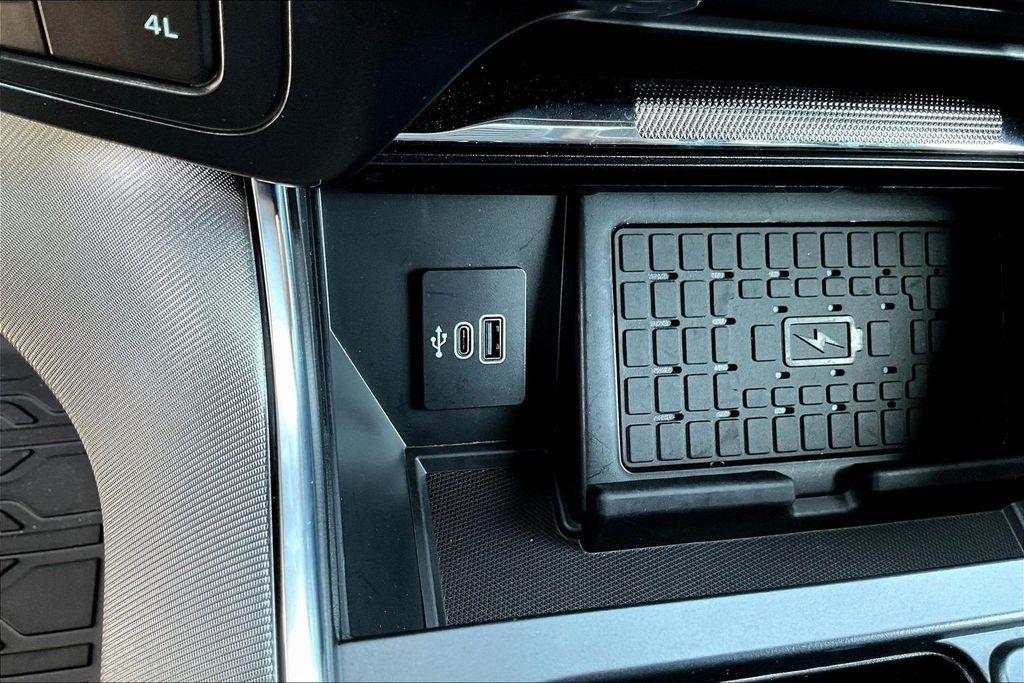 Ford F-150 Platinum 4WD SuperCrew 5.5' Box 2025