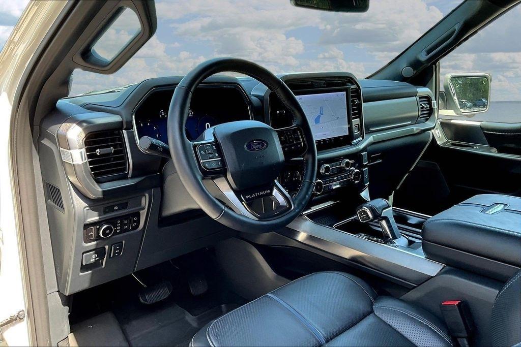 Ford F-150 Platinum 4WD SuperCrew 5.5' Box 2025