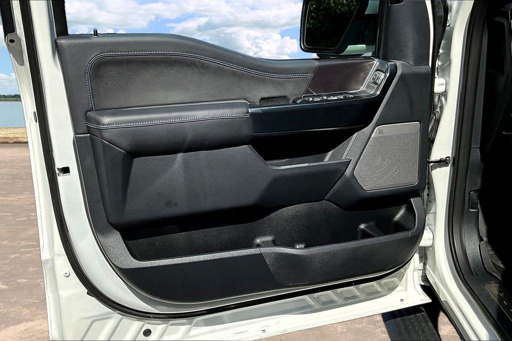 Ford F-150 Platinum 4WD SuperCrew 5.5' Box 2025