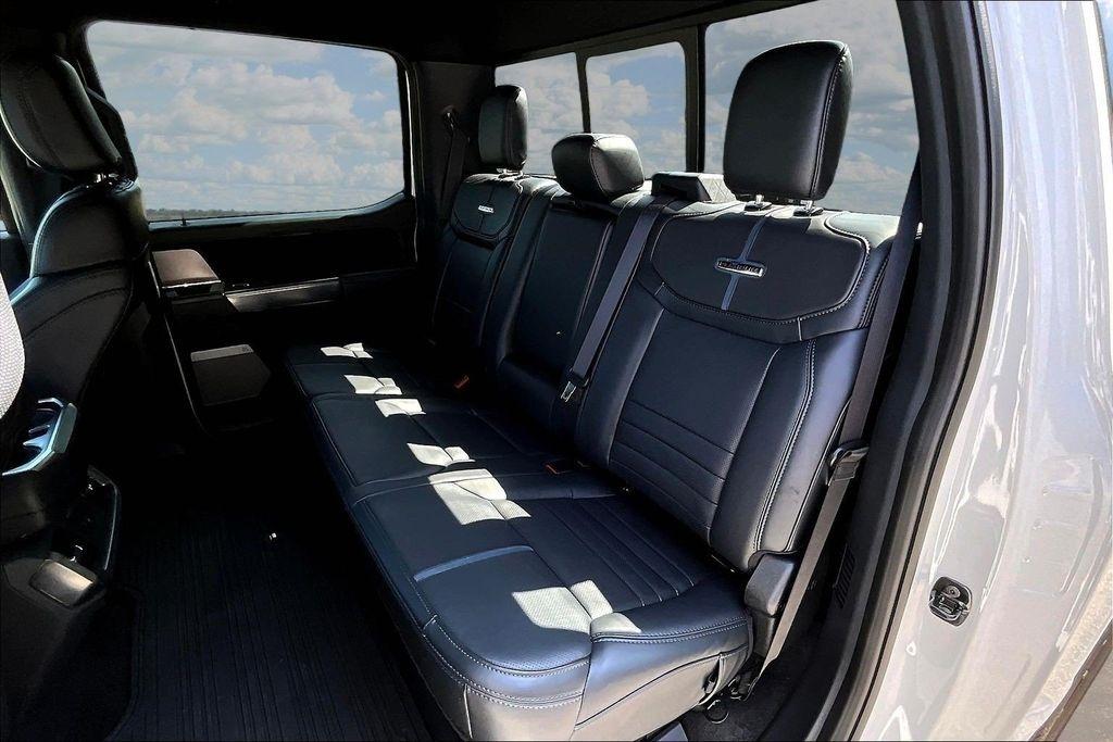 Ford F-150 Platinum 4WD SuperCrew 5.5' Box 2025