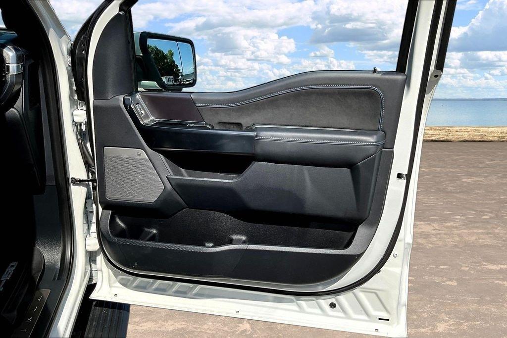 Ford F-150 Platinum 4WD SuperCrew 5.5' Box 2025