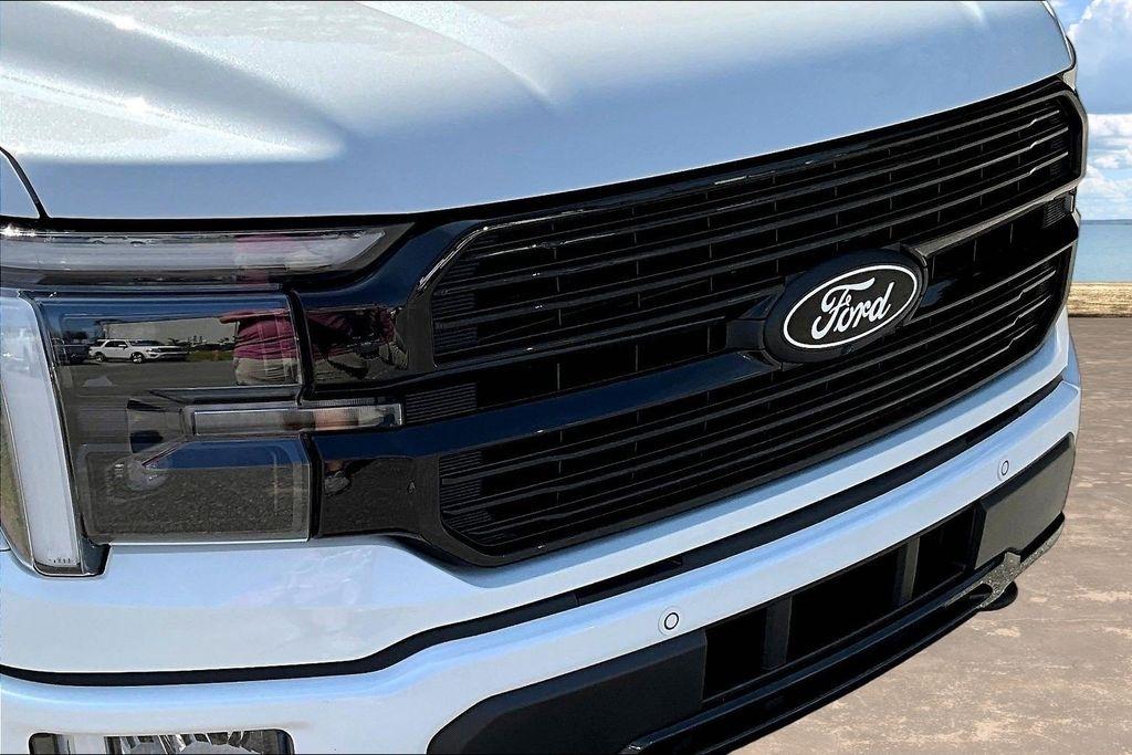 Ford F-150 Platinum 4WD SuperCrew 5.5' Box 2025