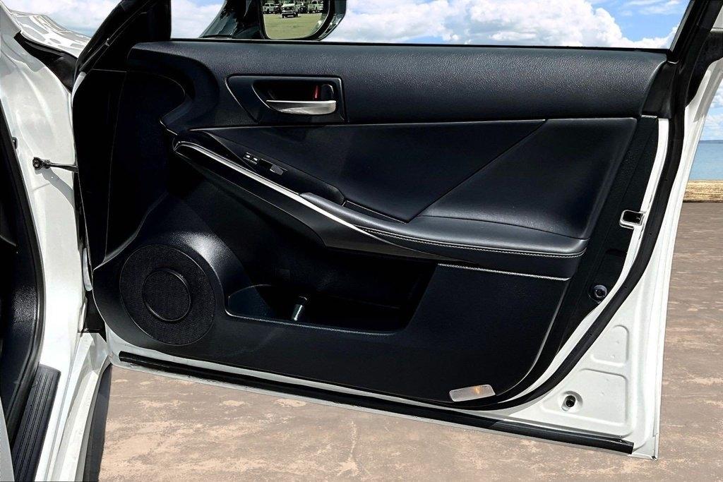 Lexus IS IS 300 RWD 2023