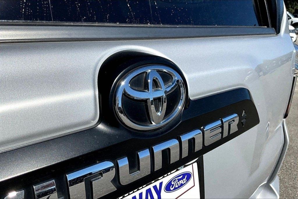 Toyota 4Runner TRD Off Road 4WD (Natl) 2021