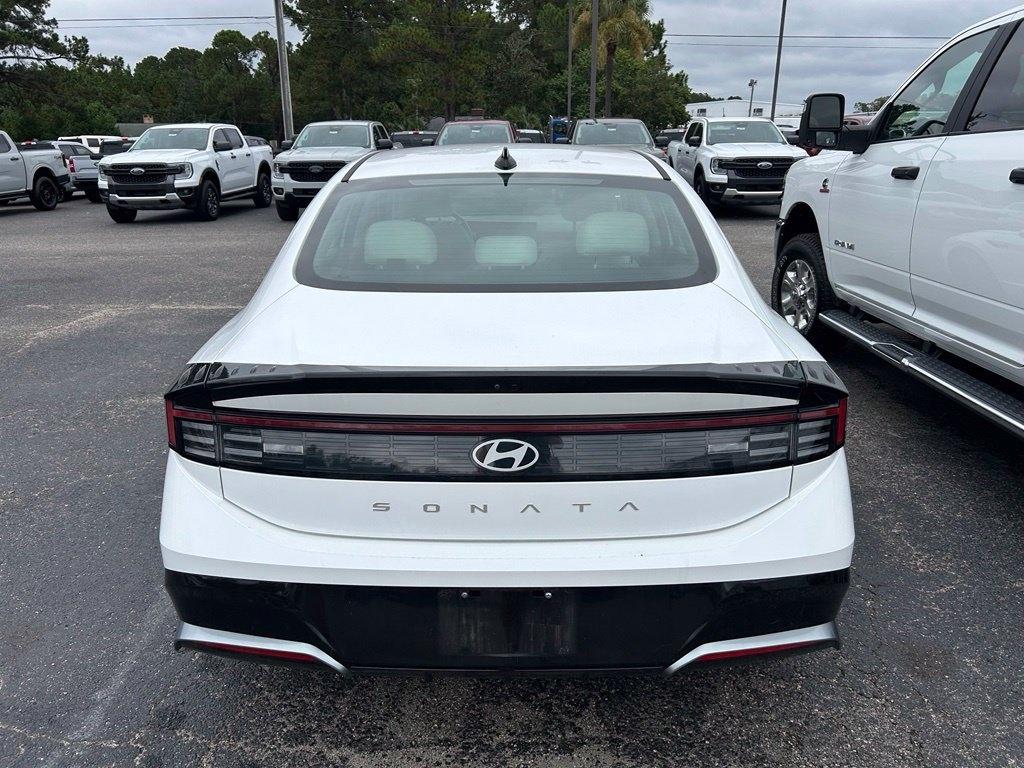 Hyundai Sonata SEL FWD 2025