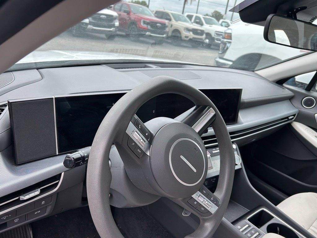 Hyundai Sonata SEL FWD 2025