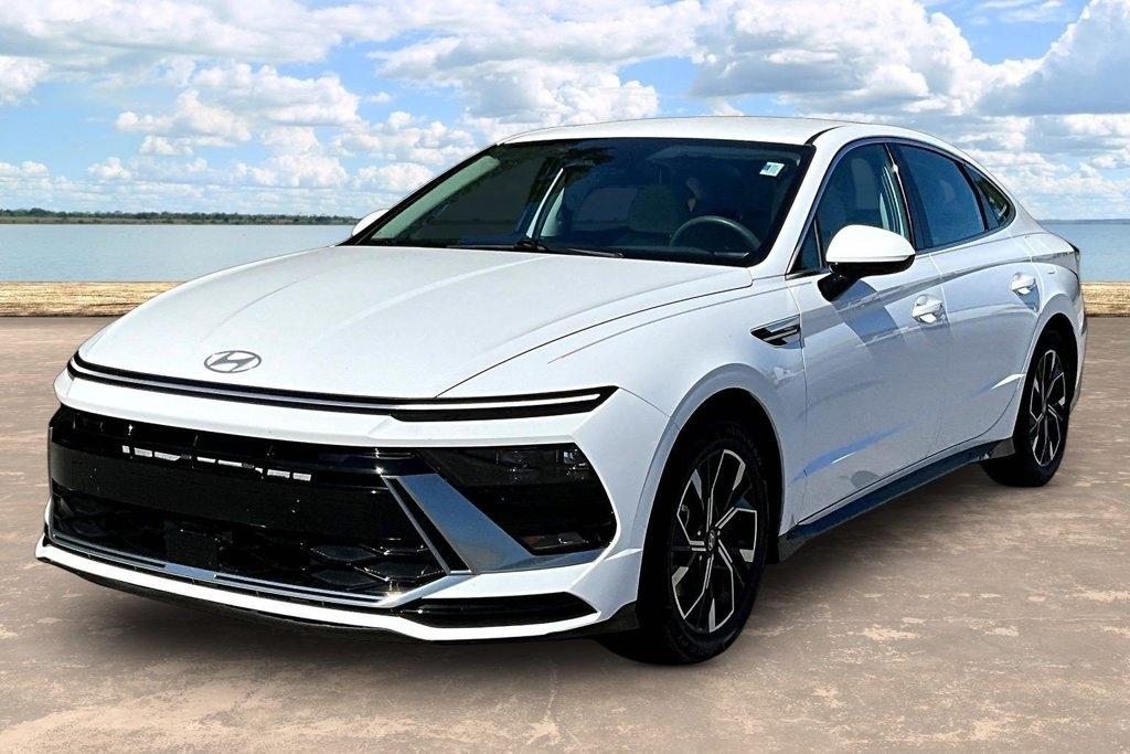Hyundai Sonata SEL FWD 2025