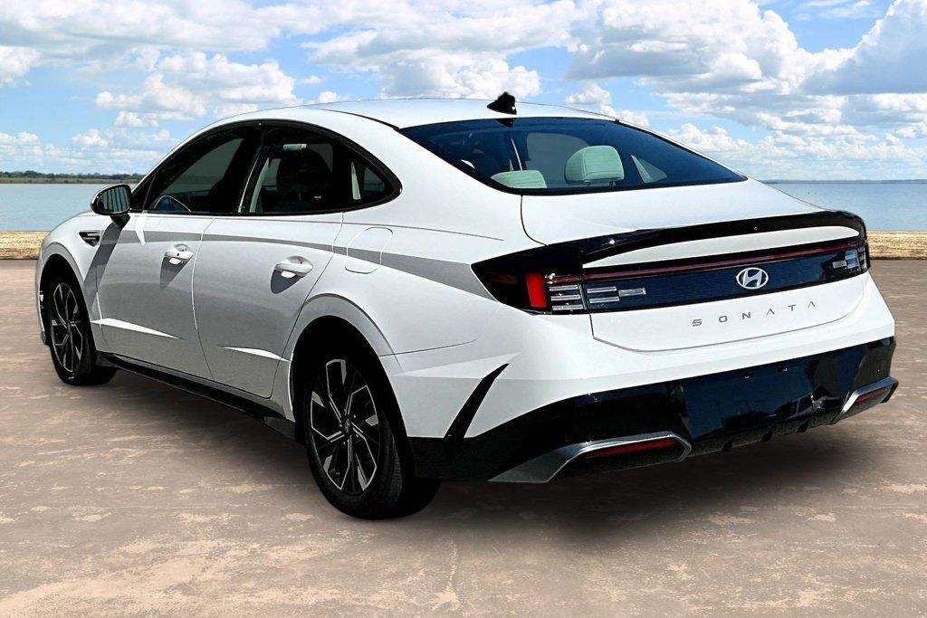 Hyundai Sonata SEL FWD 2025