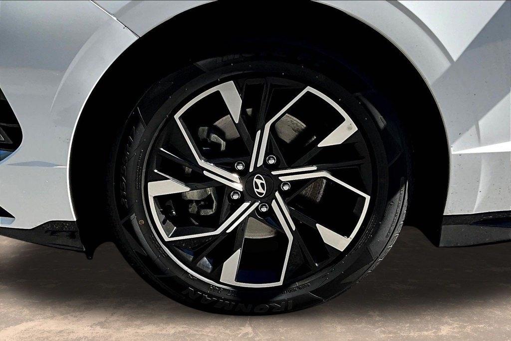 Hyundai Sonata SEL FWD 2025