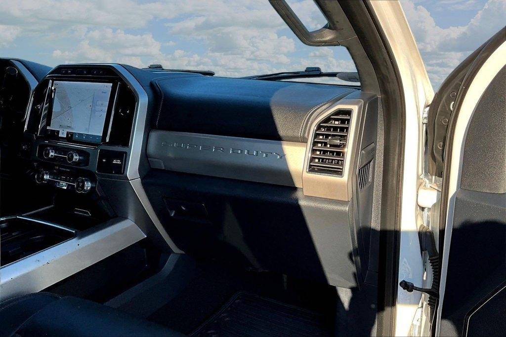 Ford Super Duty F-250 SRW King Ranch 4WD Crew Cab 8' Box 2022