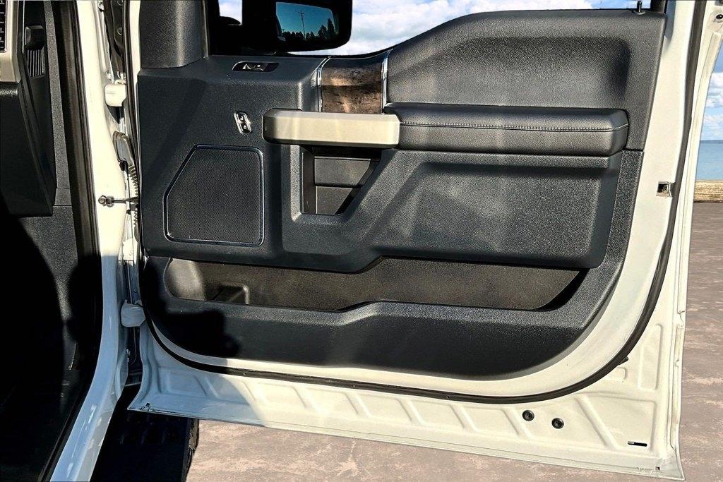 Ford Super Duty F-250 SRW King Ranch 4WD Crew Cab 8' Box 2022