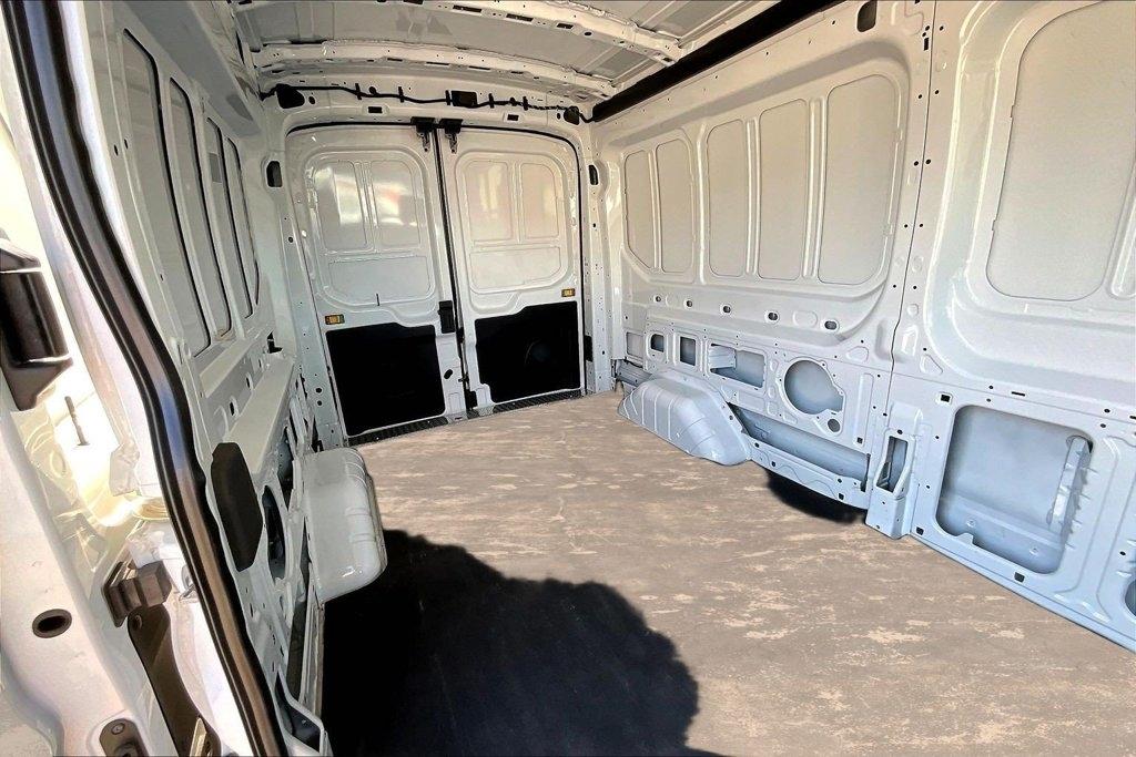 Ford Transit Cargo Van T-250 148" Med Rf 9150 GVWR RWD 2026